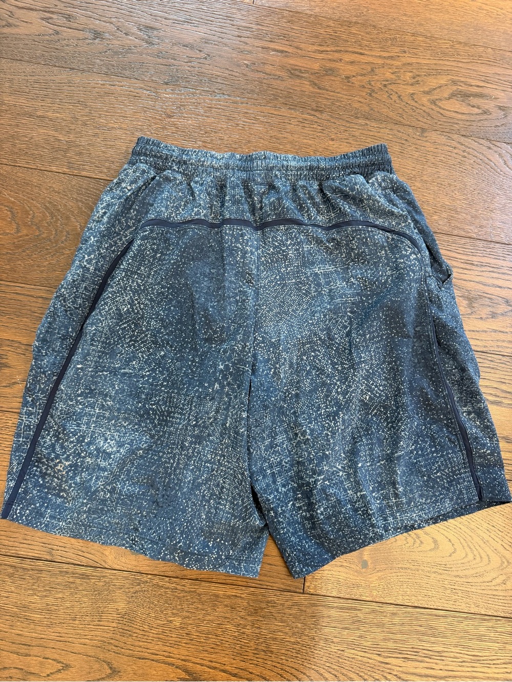 Men’s lululemon pace breaker shorts navy medium